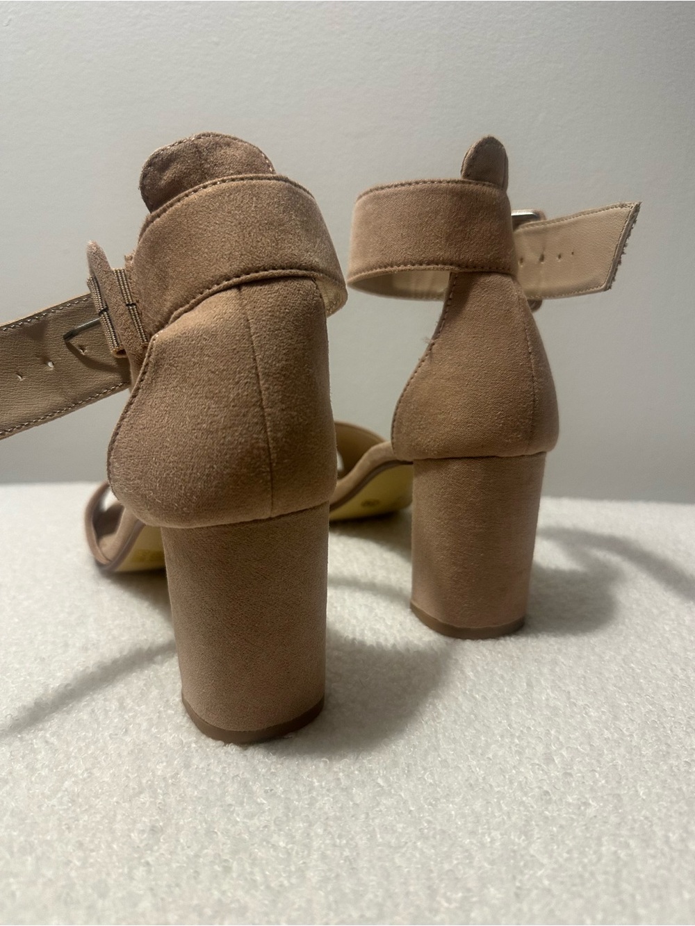 Nude Heels - Picture 3 of 3
